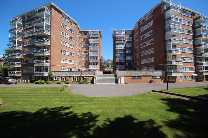 2 bed flat for sale in West Cliff Road, Bournemouth BH4, £230,000 Zoopla