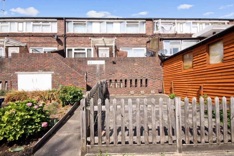 3 bed for sale in Leander Road, Northolt UB5 Zoopla