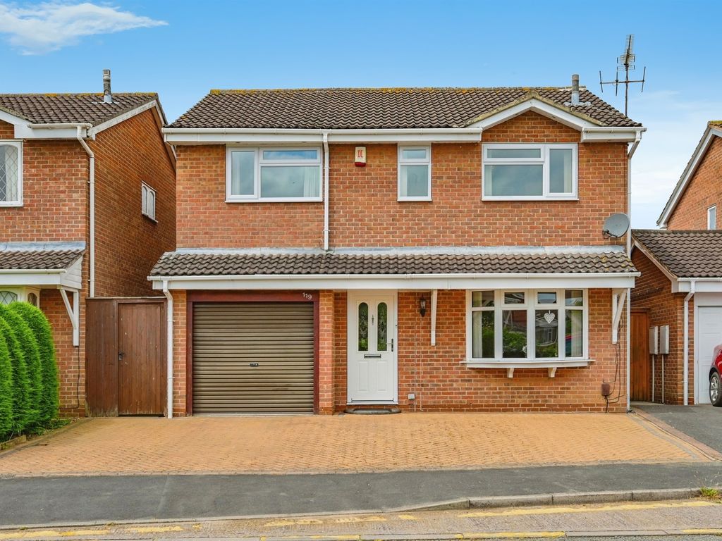 4 bed detached house for sale in Maple Drive, Chellaston, Derby DE73, £ ...