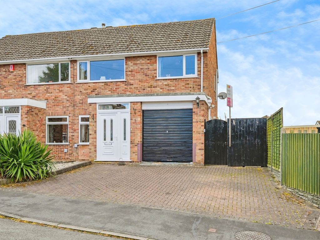 3 bed semidetached house for sale in Church Close, Blackfordby