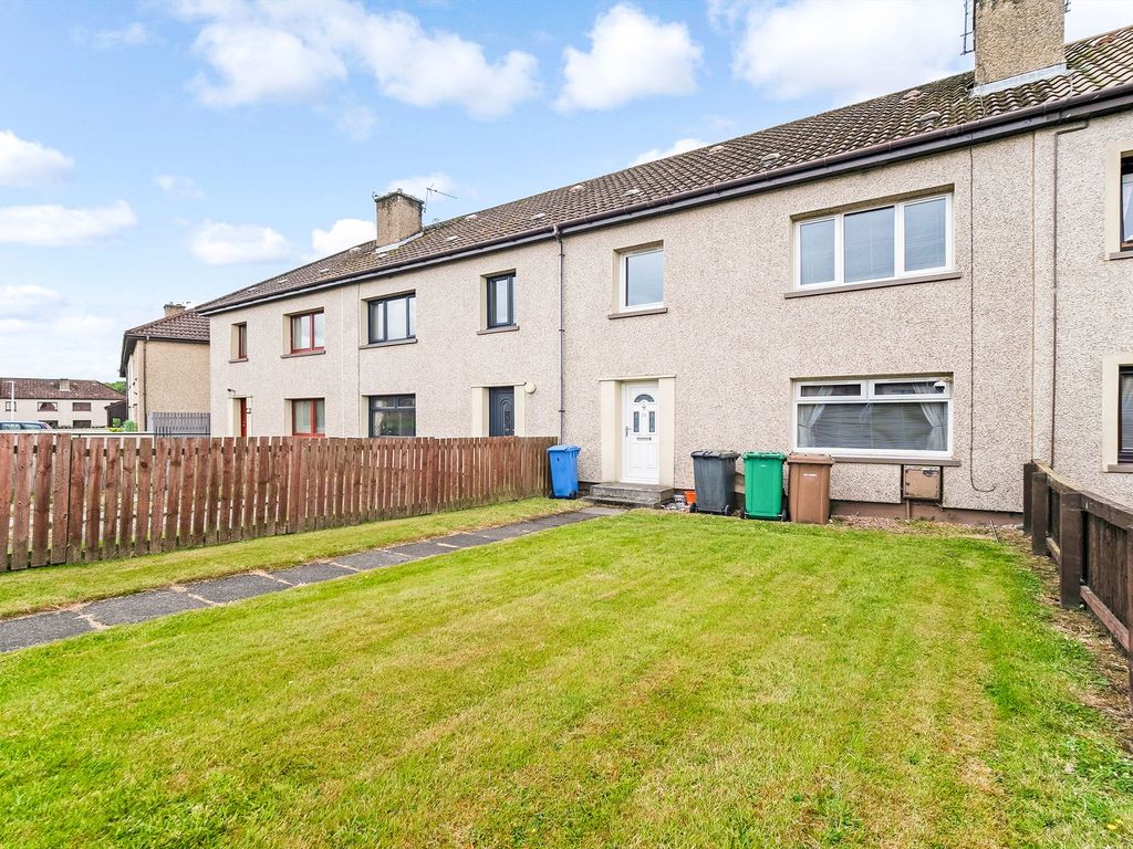 3 bed terraced house for sale in Wardlaw Way, Oakley KY12, £100,000