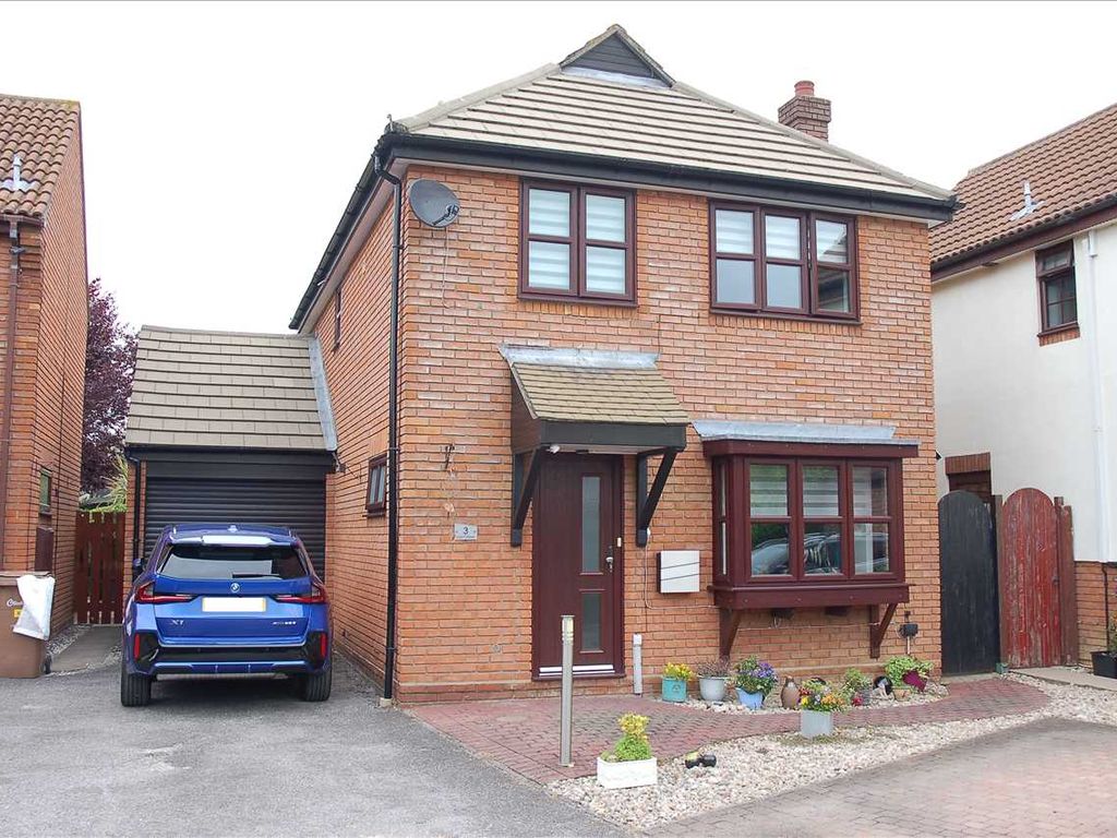 3 bed detached house for sale in Lupin Mews, Springfield, Chelmsford