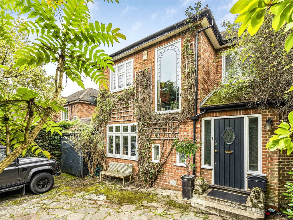 3 bed detached house for sale in Hendon Wood Lane, Mill Hill, London