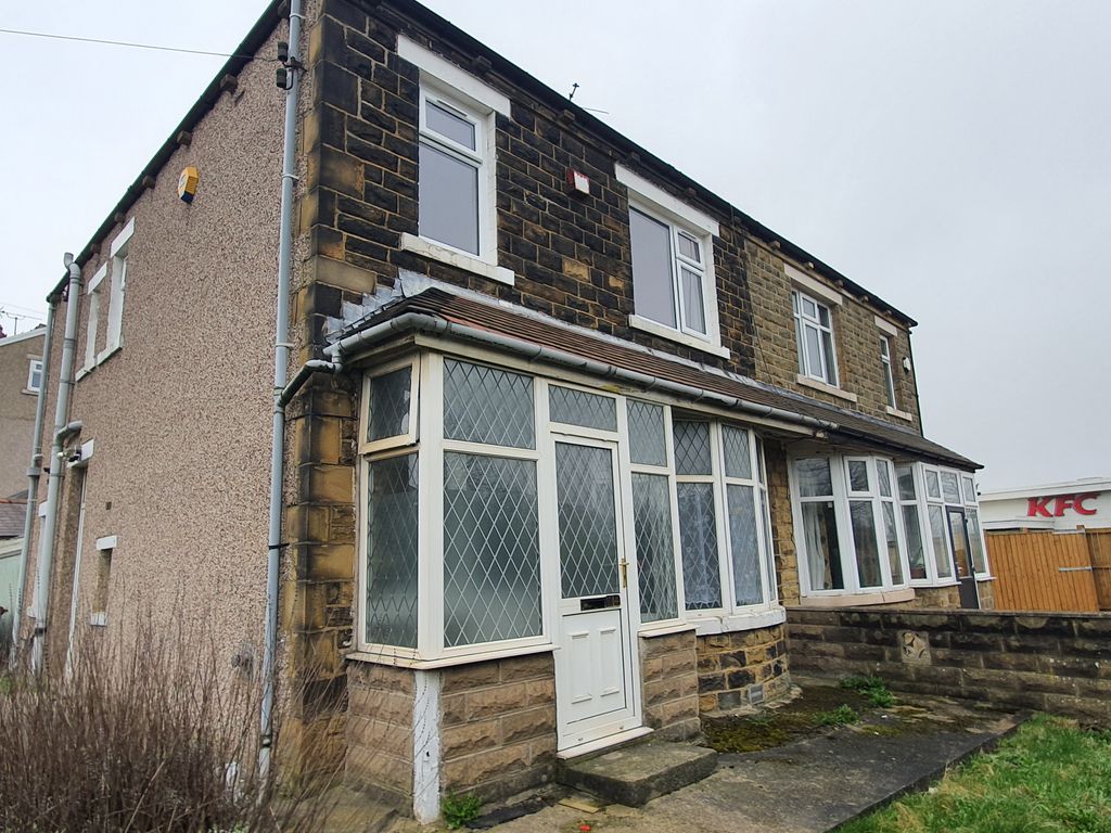 3 bed semidetached house to rent in Dick Lane, Bradford BD3, £1,050 pcm Zoopla