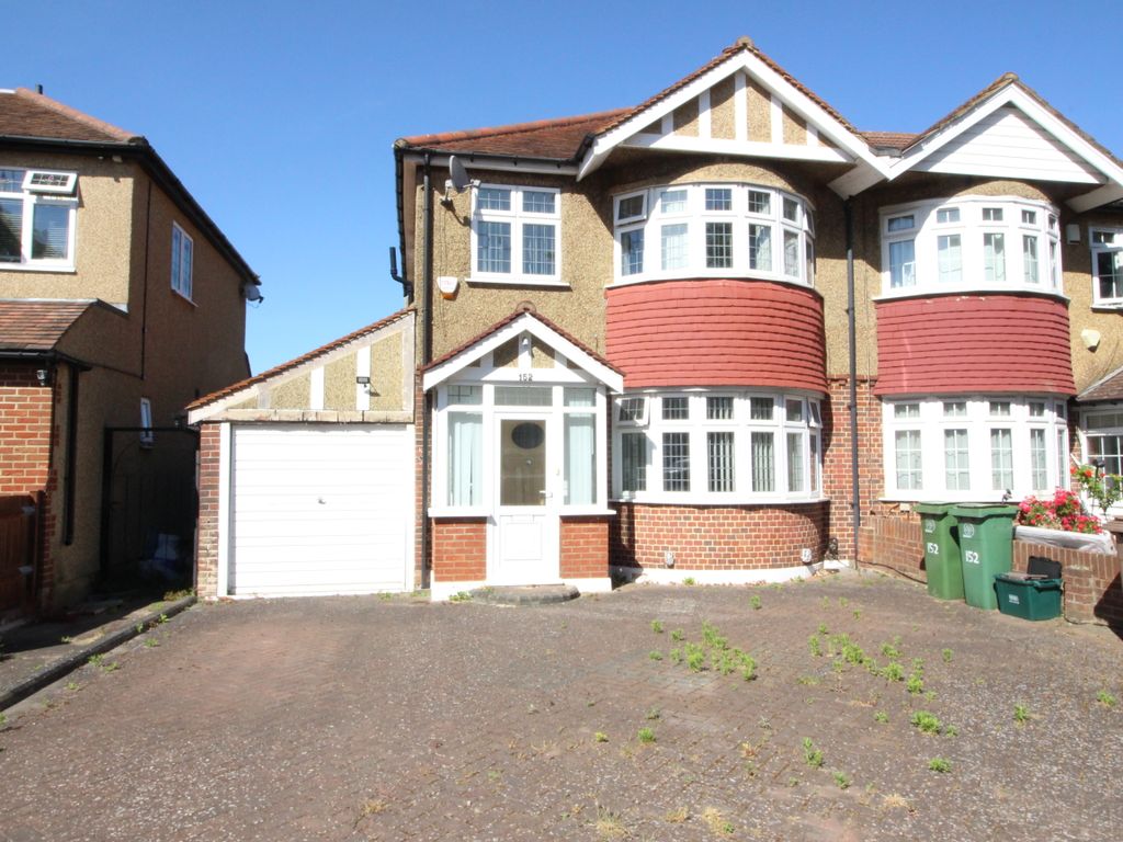 3 bed detached house to rent in Church Hill Road, Sutton SM3, £2,100