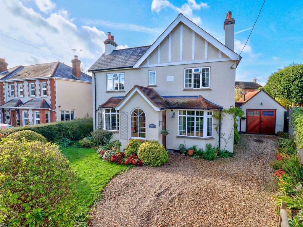 4 bed detached house for sale in The Common, Holmer Green, High