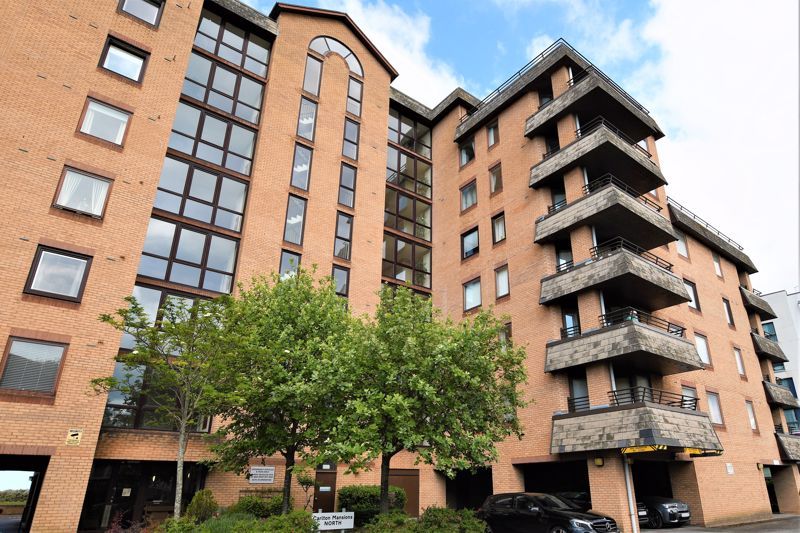 2 bed flat for sale in Carlton Mansions North, Beach Road, WestonSuper