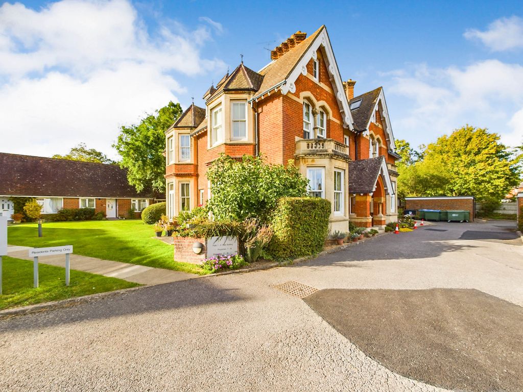 2 bed property for sale in Farebrothers, Church Street, Warnham