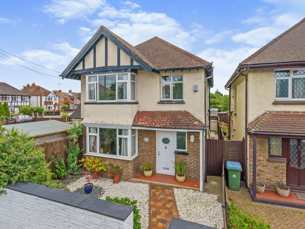 4 bed detached house for sale in Hawthorn Road, Bognor Regis PO21 Zoopla