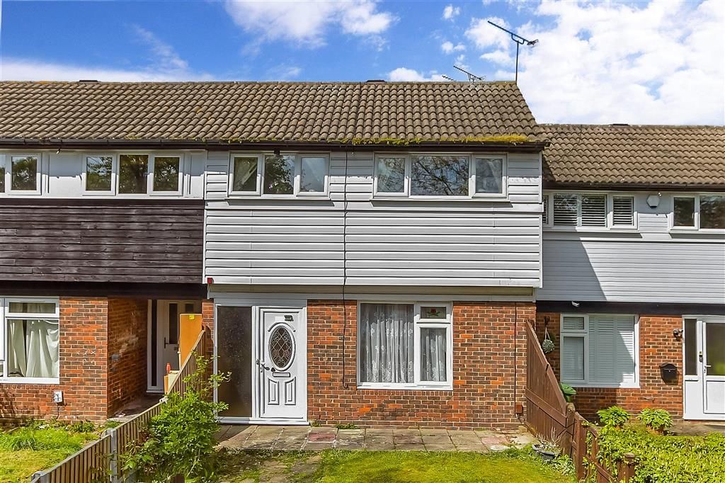2 bed terraced house for sale in Little Searles, Pitsea, Basildon