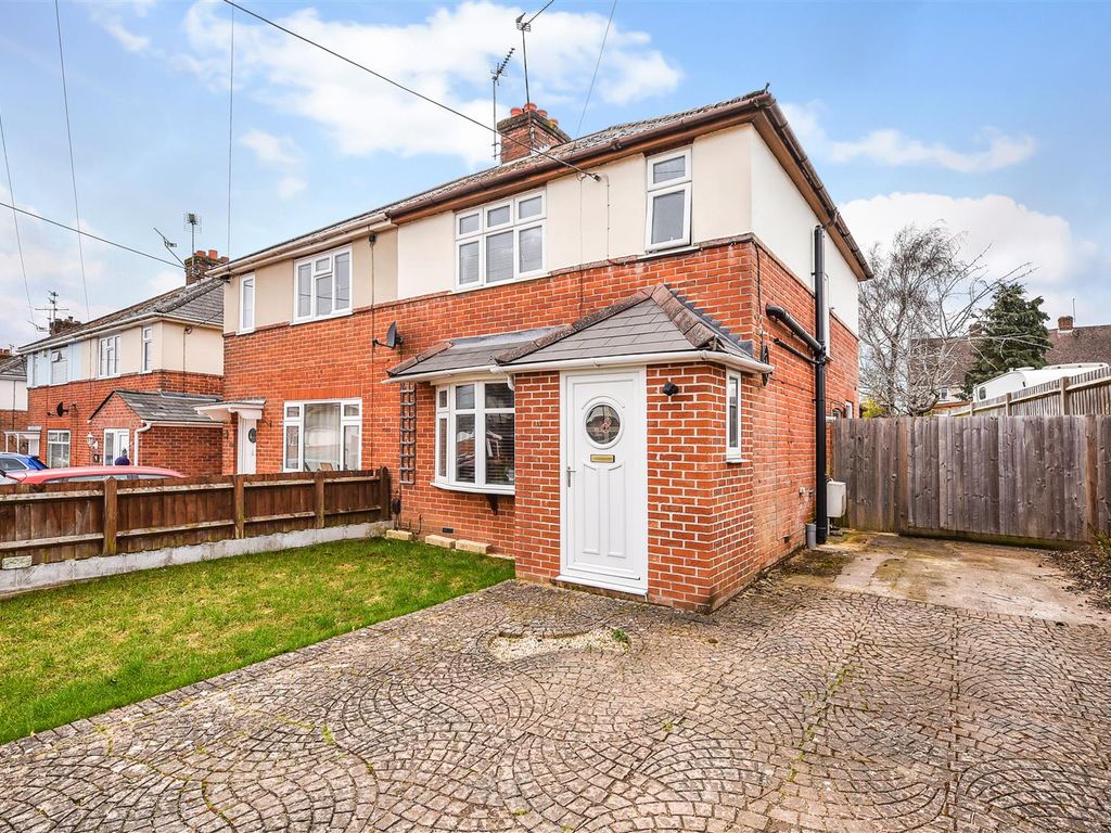 3 bed property for sale in Wellington Road, Andover SP10 Zoopla