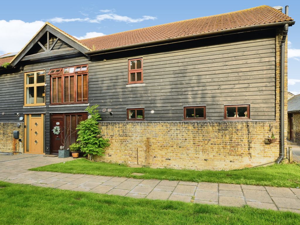 4 bed end terrace house for sale in Manston Court Road, Ramsgate CT12