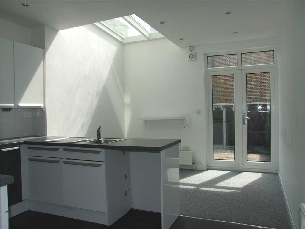 2 bed terraced house to rent in Leigh Road, LeighOnSea SS9 Zoopla