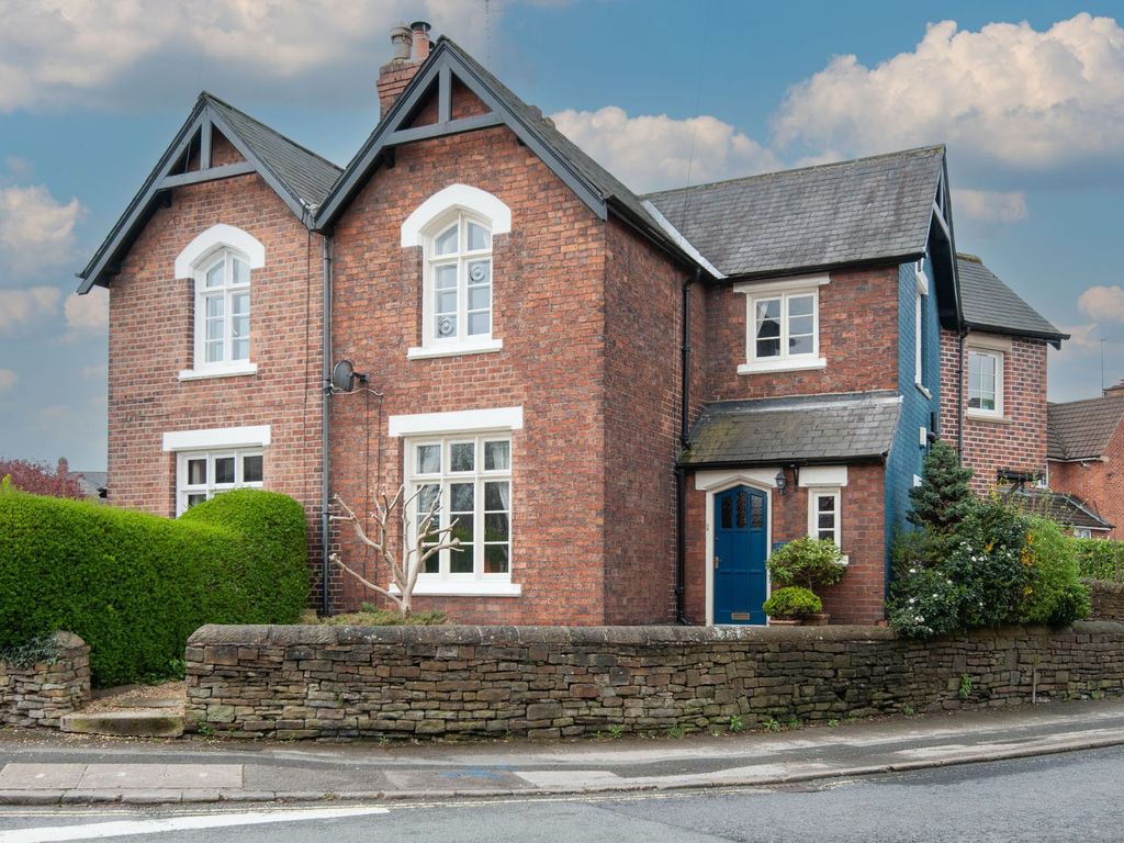 3 bed semidetached house for sale in Ashgate Road, Chesterfield S40