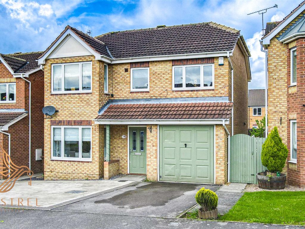 4 bed detached house for sale in Northfield Drive, South Kirkby