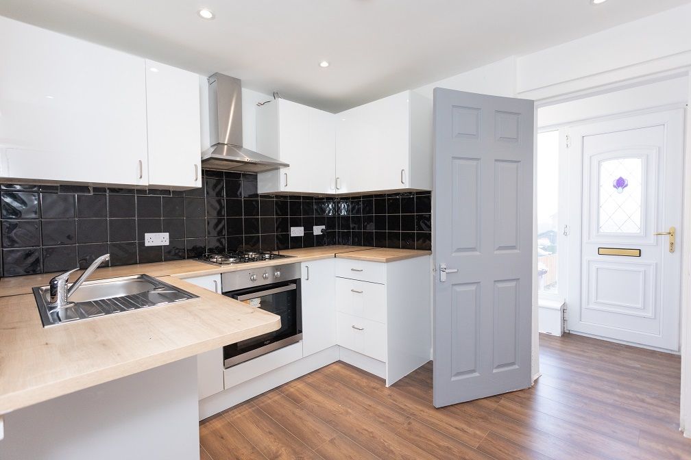 3 bed terraced house to rent in Belhaven Road, Hamilton, South