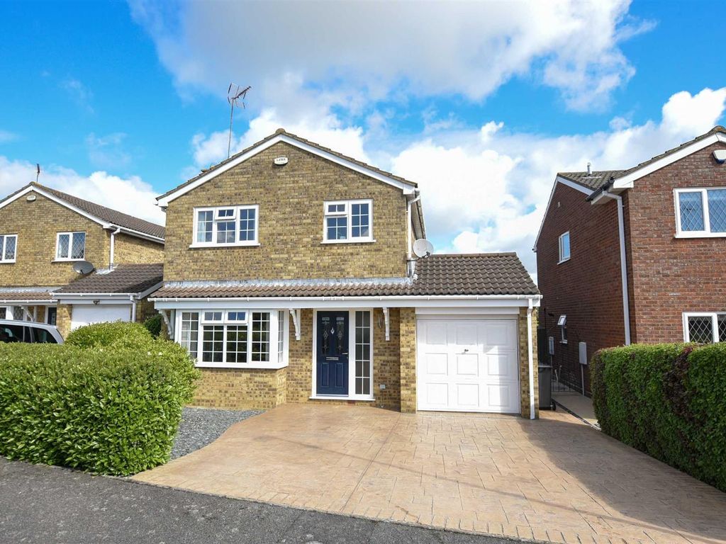 3 bed detached house for sale in Lowick Close, Wellingborough NN8 Zoopla