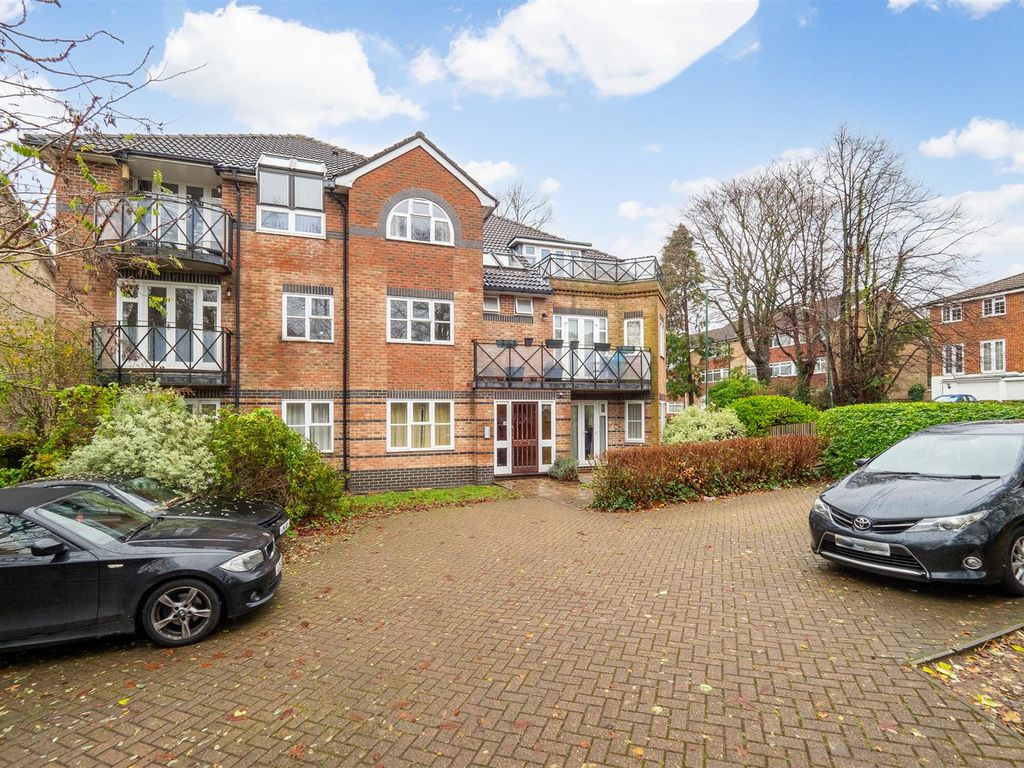 2 bed flat for sale in Christchurch Park, Sutton SM2, £400,000 Zoopla