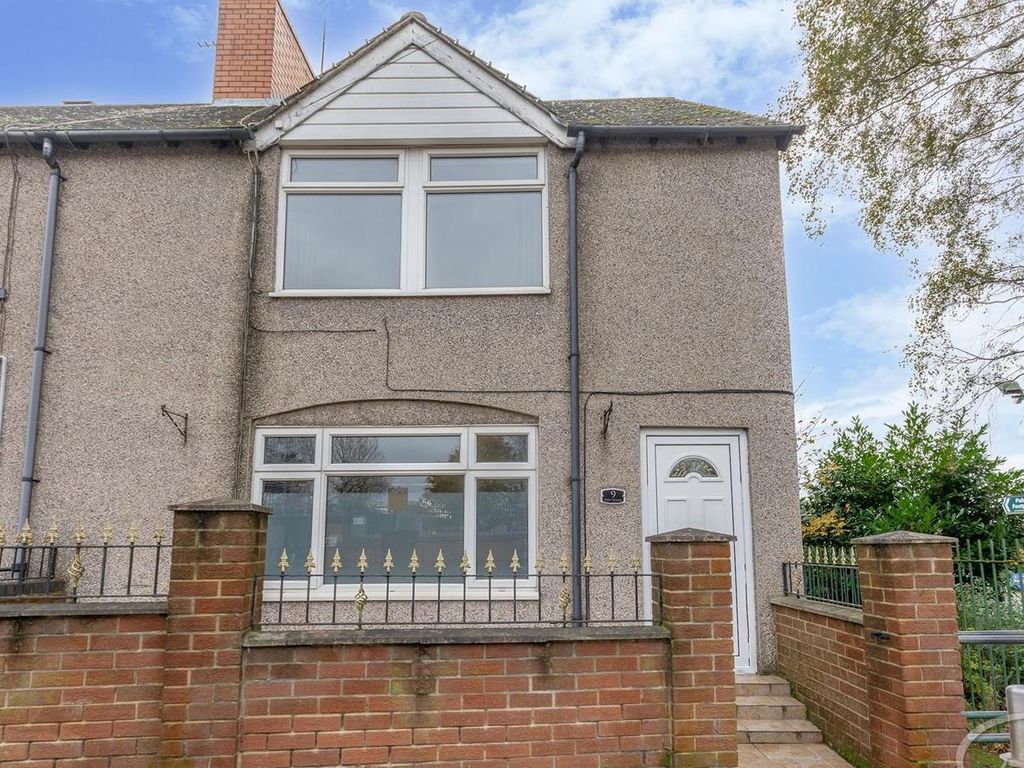 3 bed end terrace house for sale in First Avenue, Forest Town