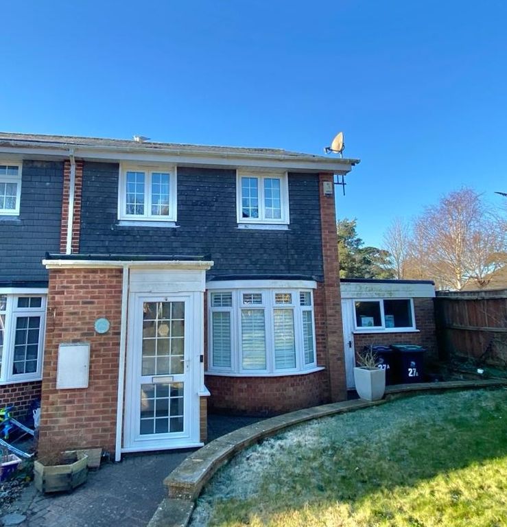 3 bed end terrace house for sale in Ridgefield Gardens, Highcliffe