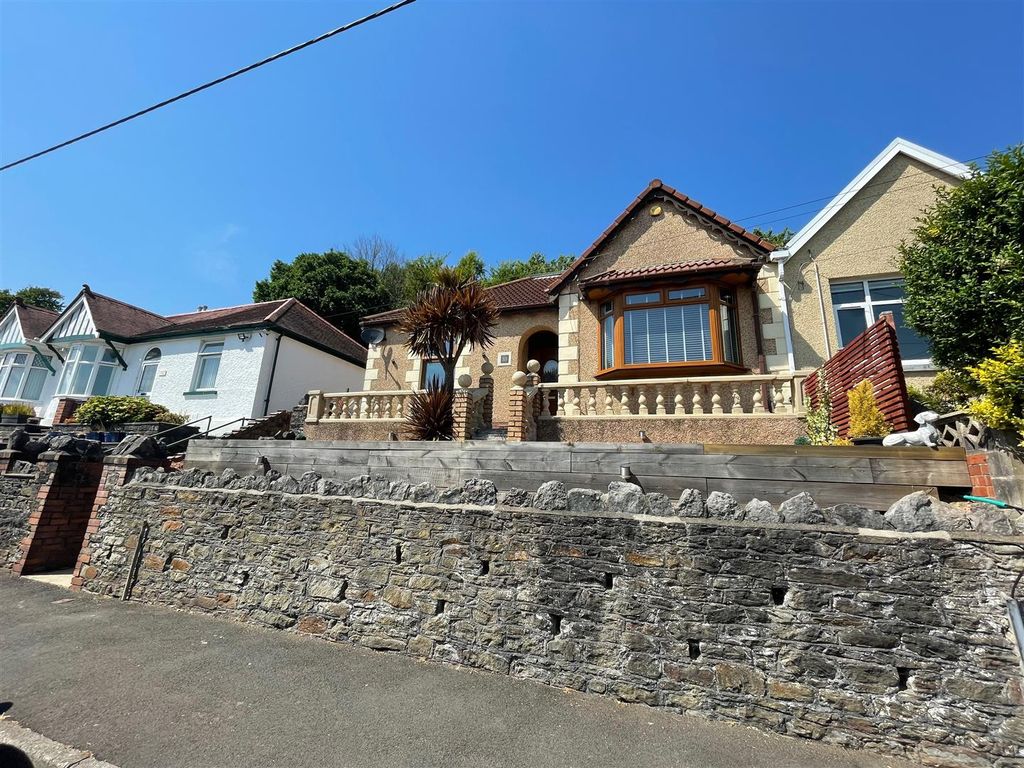 3 bed semidetached house for sale in Park Drive, Skewen, Neath SA10 Zoopla