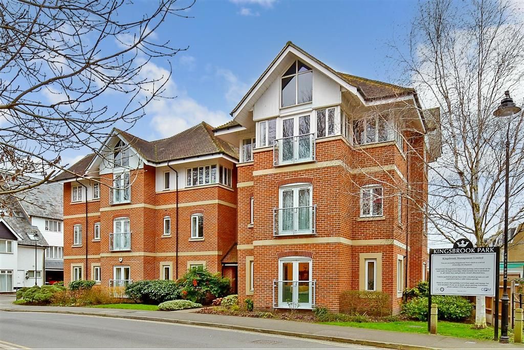2 bed flat for sale in Stonebridge Road, Canterbury, Kent CT2, £132,500