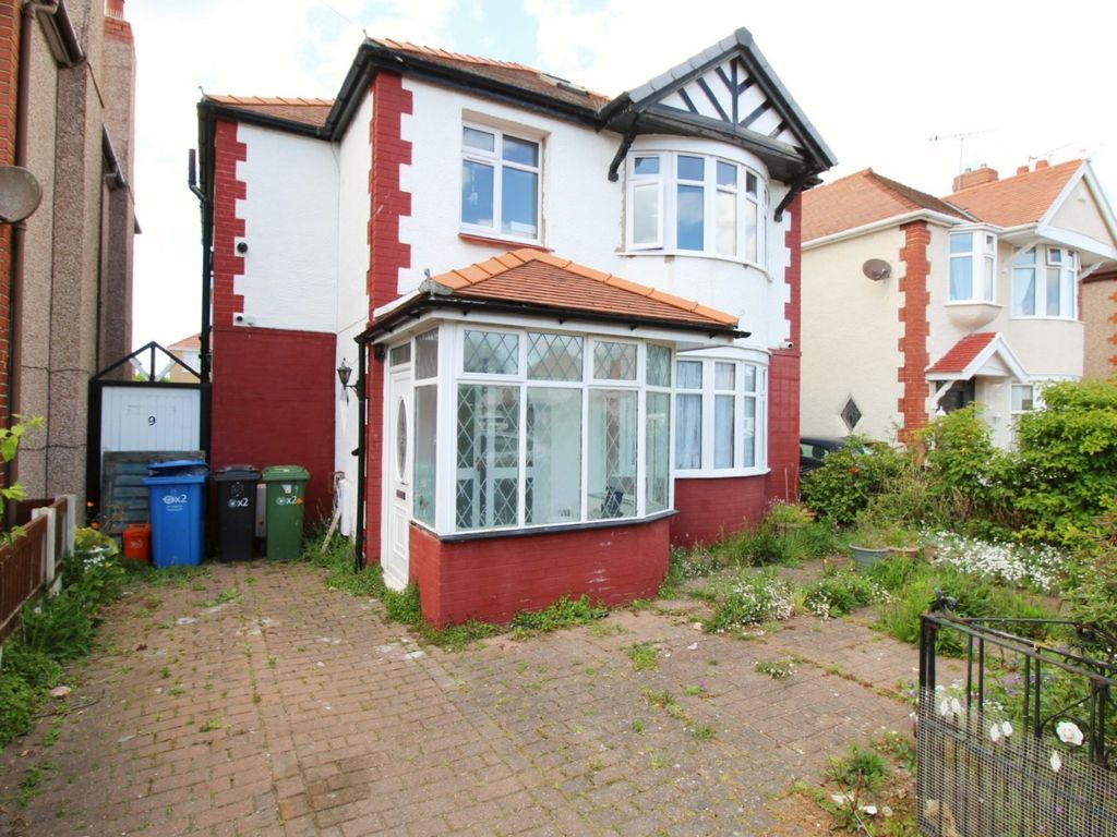 4 bed detached house for sale in Lynton Walk, Rhyl, Denbighshire LL18