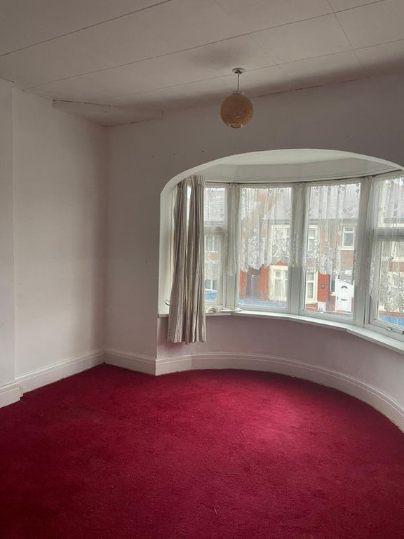 3 bed semidetached house to rent in Chislehurst Avenue, Blackpool FY4