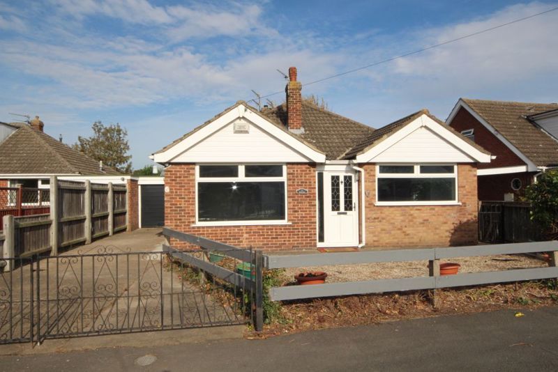 3 bed detached bungalow for sale in Silver Street, HoltonLeClay