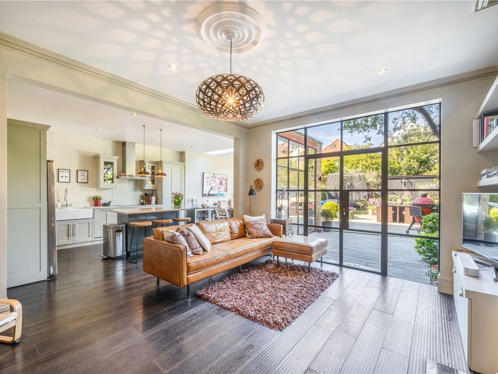 Amherst Avenue, London W13  