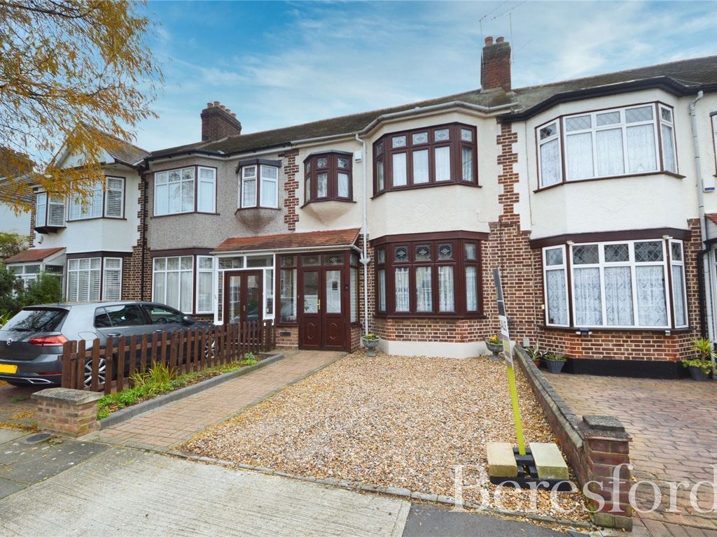 3 bed terraced house for sale in Glenwood Drive, Romford RM2, £525,000