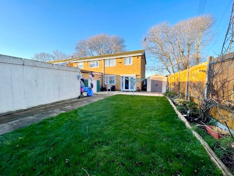 3 bed semidetached house for sale in Melton Walk, Houghton Regis
