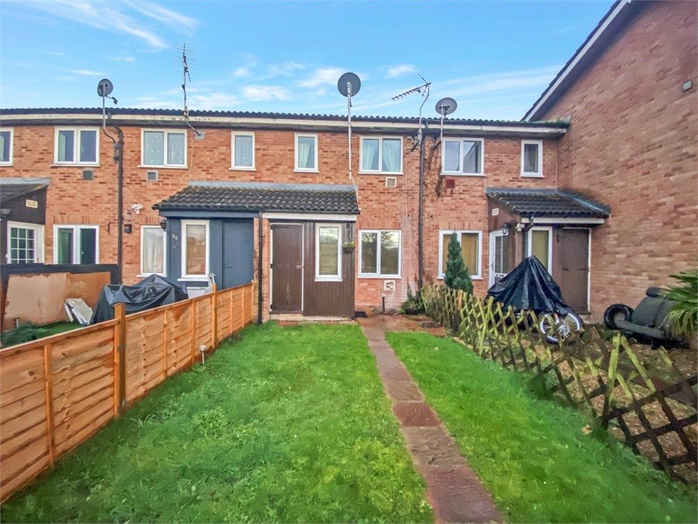 1 bed terraced house for sale in Shellfield Close, StainesUponThames
