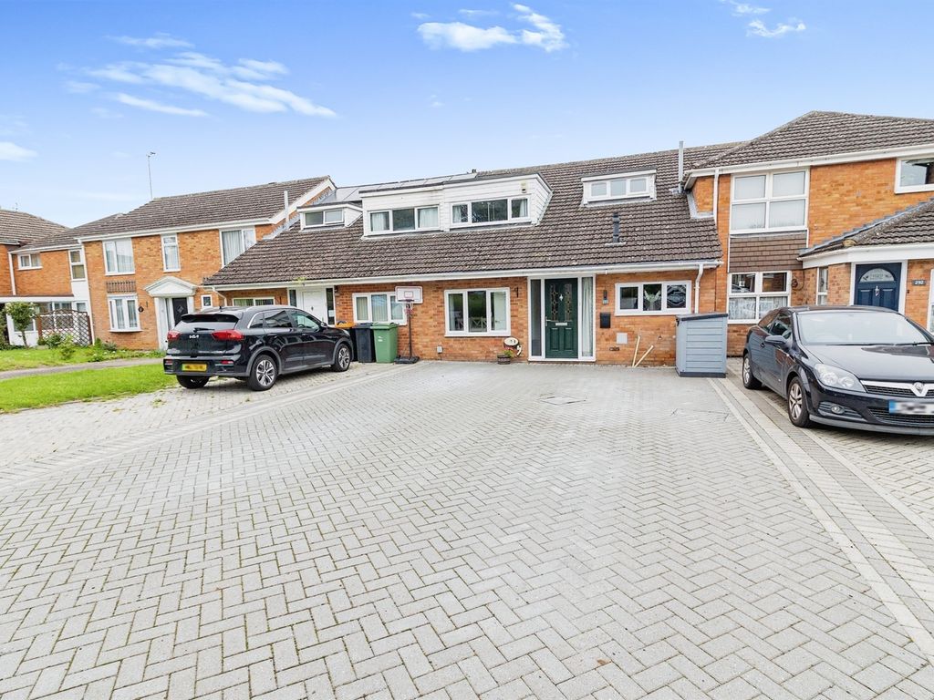 3 bed terraced house for sale in Bideford Green, Leighton Buzzard LU7