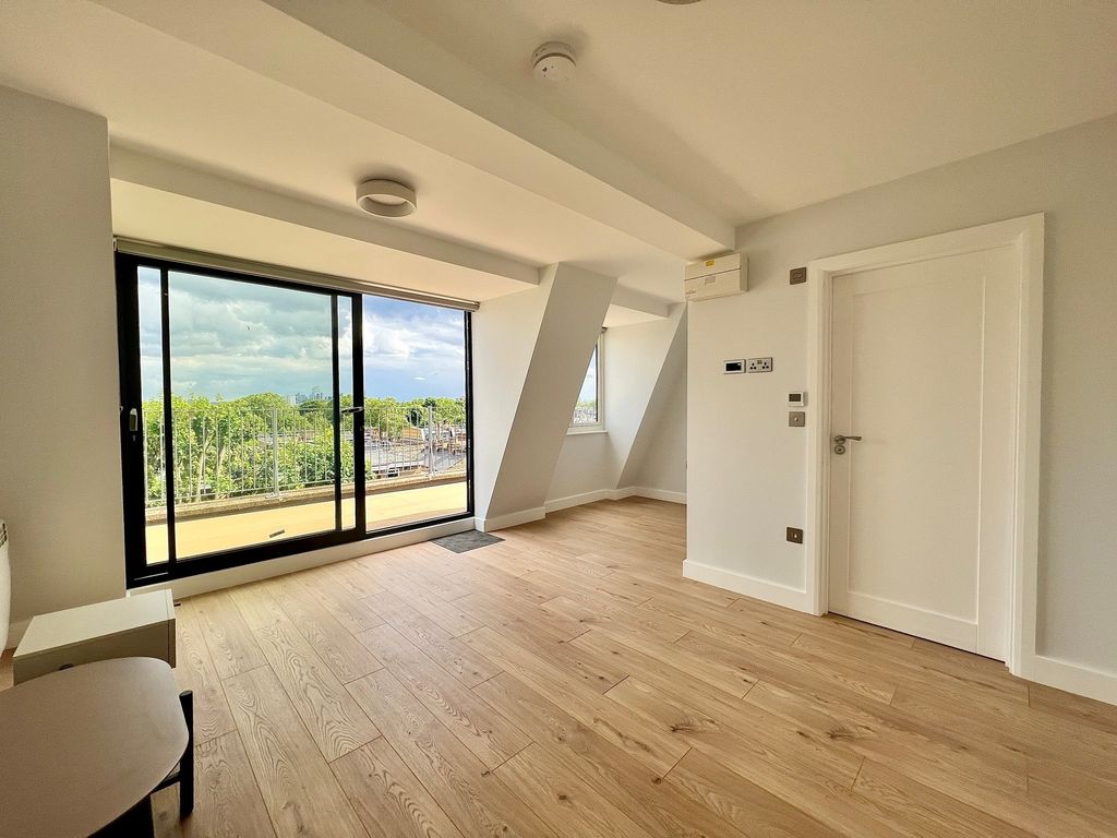 3 bed flat to rent in Hanley Road, London N4 Zoopla