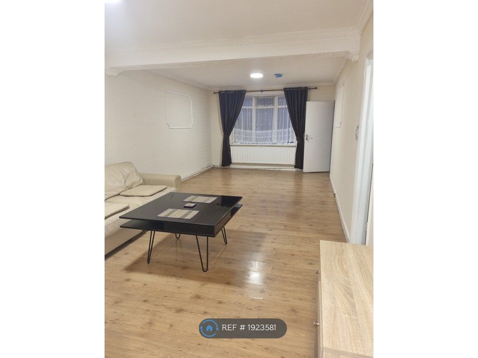 2 bed flat to rent in East Ferry Road, London E14, £2,000 pcm Zoopla