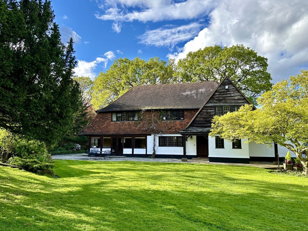 5 bed detached house for sale in Oakwood Close, Chislehurst, Kent BR7