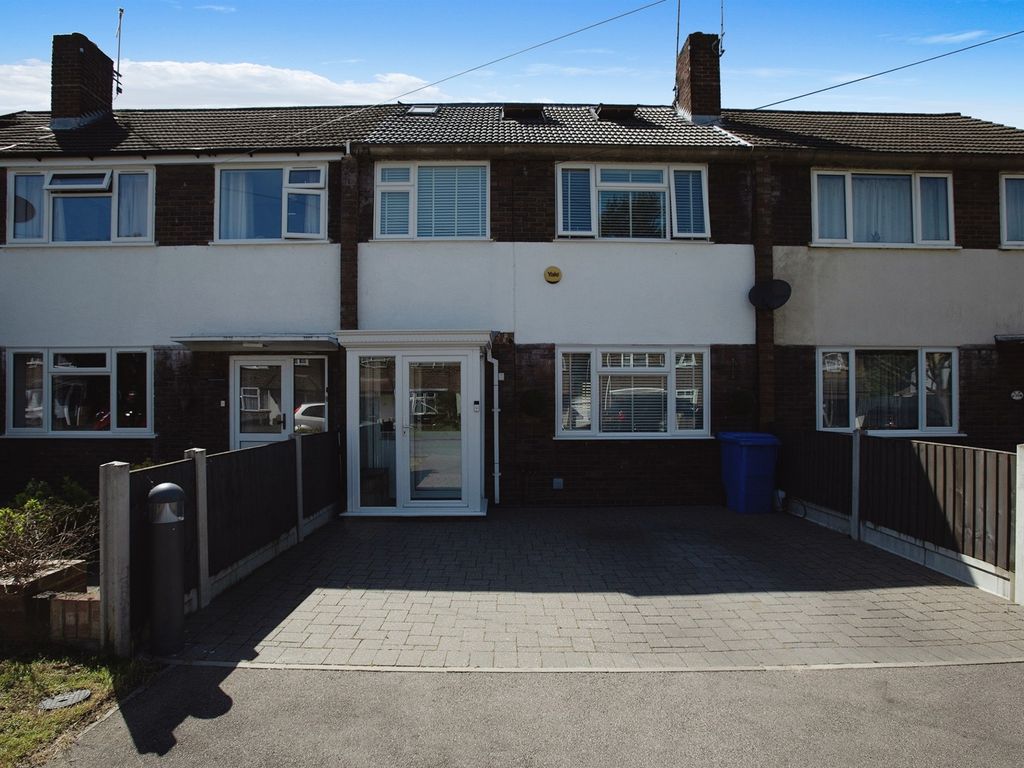 3 bed terraced house for sale in Queenswood Avenue, Hutton, Brentwood