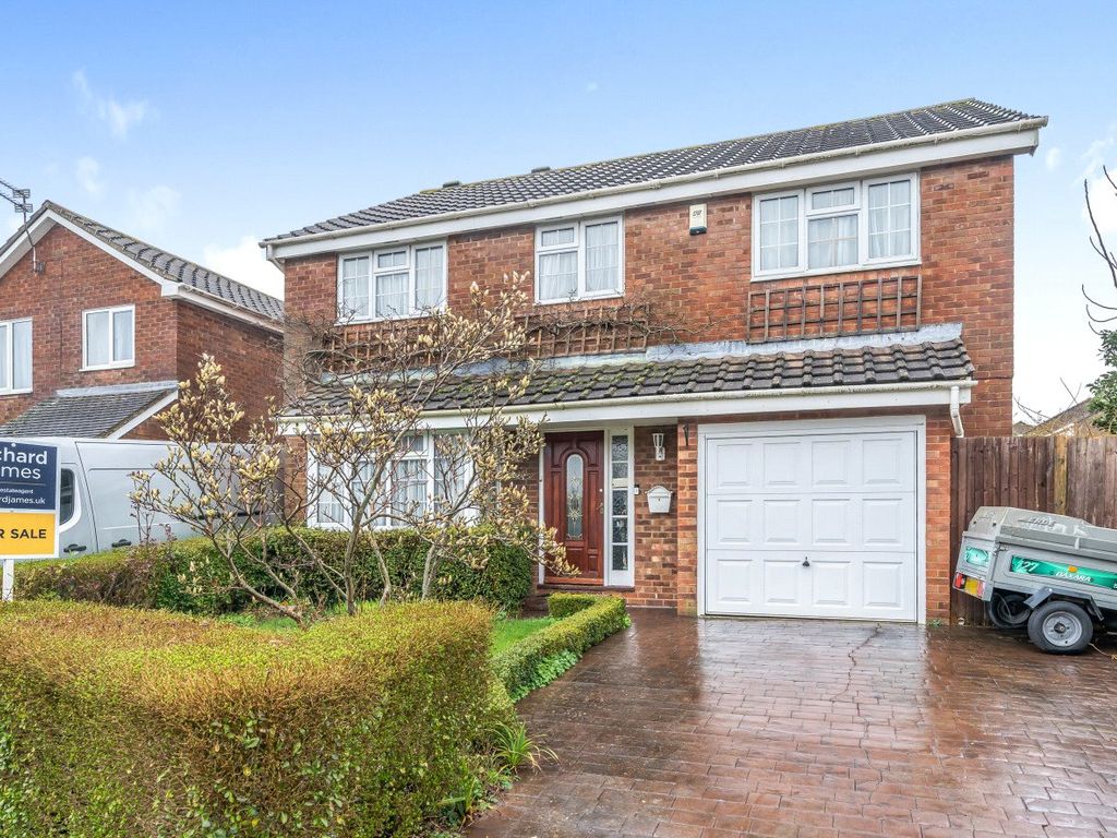 5 bed detached house for sale in Liskeard Way, Freshbrook, Swindon SN5