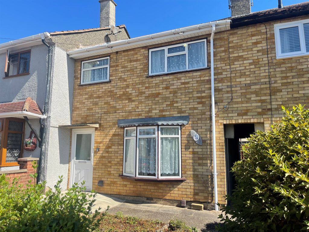 3 bed terraced house for sale in Monmouth Drive, Glen Parva, Leicester