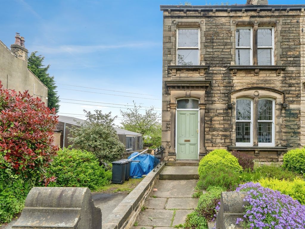 3 bed end terrace house for sale in Colne Bridge Road, Huddersfield HD5, £135,000 Zoopla