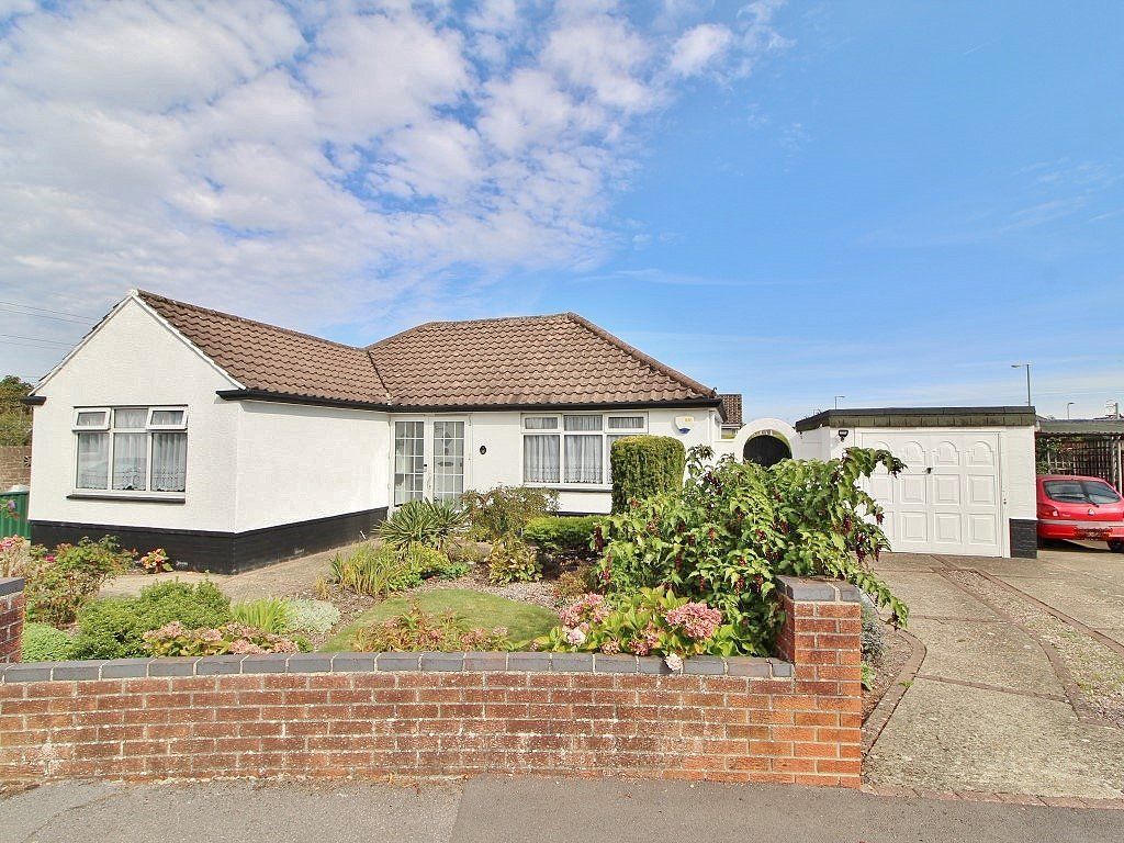 2 bed detached bungalow for sale in Southdown View, Waterlooville PO7
