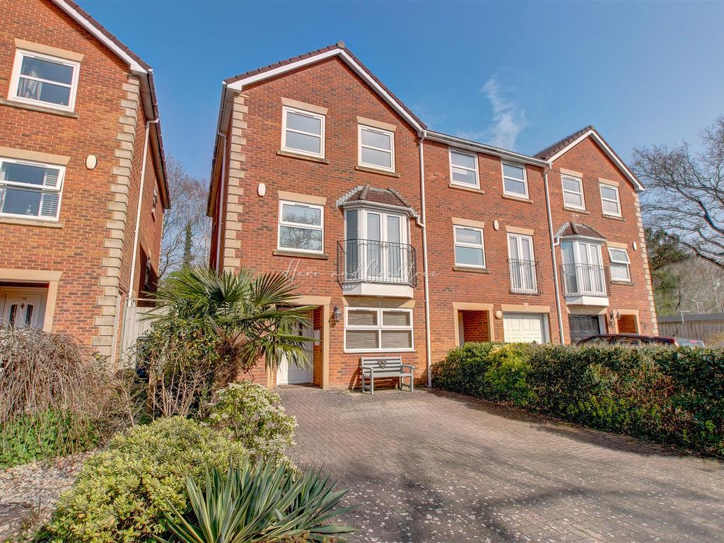 4 bed end terrace house for sale in Heol Y Felin, Rhiwbina, Cardiff