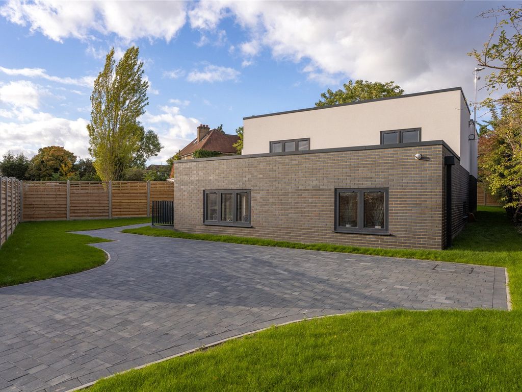 Phoenix Close, Off Fulmer Lane, Gerrards Cross, Bucks SL9  