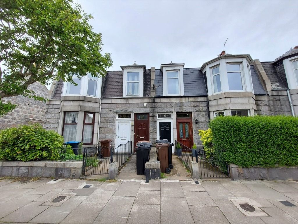 3 bed flat to rent in Bedford Place, Kittybrewster, Aberdeen AB24, £