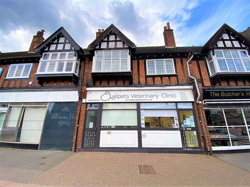 2 bed flat to rent in Station Square, Petts Wood, Orpington BR5, £1,400