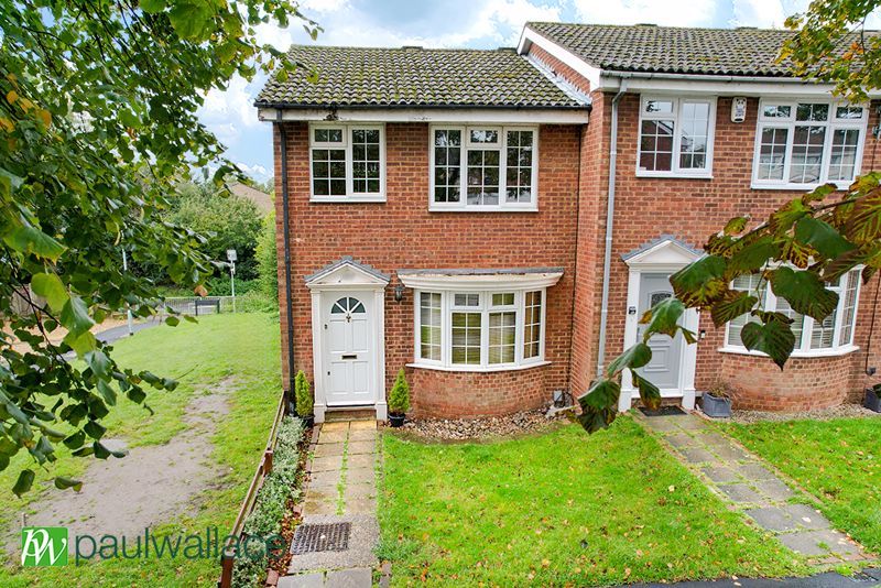 3 bed end terrace house for sale in Smarts Green, Cheshunt, Waltham