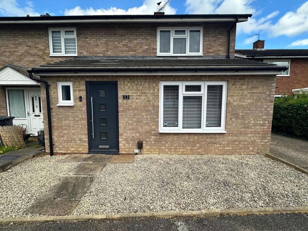 3 bed end terrace house for sale in Telford Avenue, Stevenage SG2, £