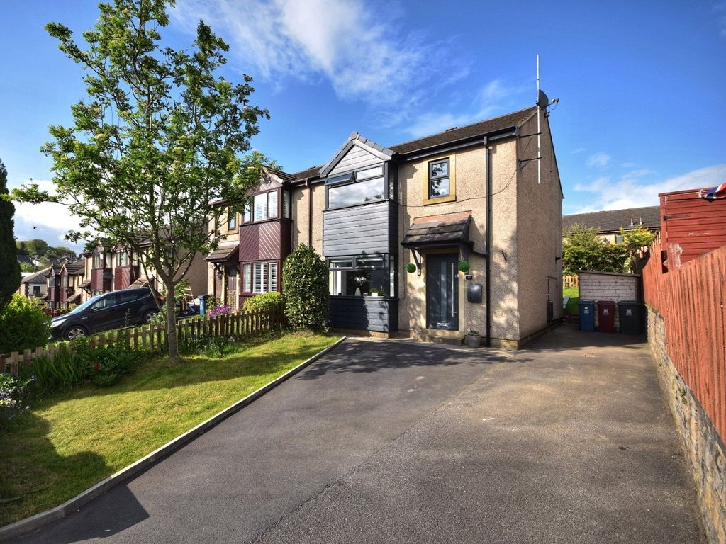 3 bed semidetached house for sale in Highfield Road, Clitheroe