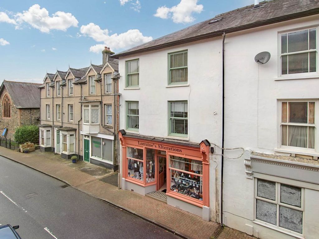 5 bed town house for sale in Irfon Crescent, Llanwrtyd Wells LD5 Zoopla
